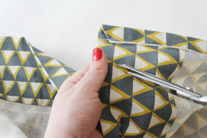 Tutorial : Ikea Hack Grommet Curtains - Deuce Cities Henhouse