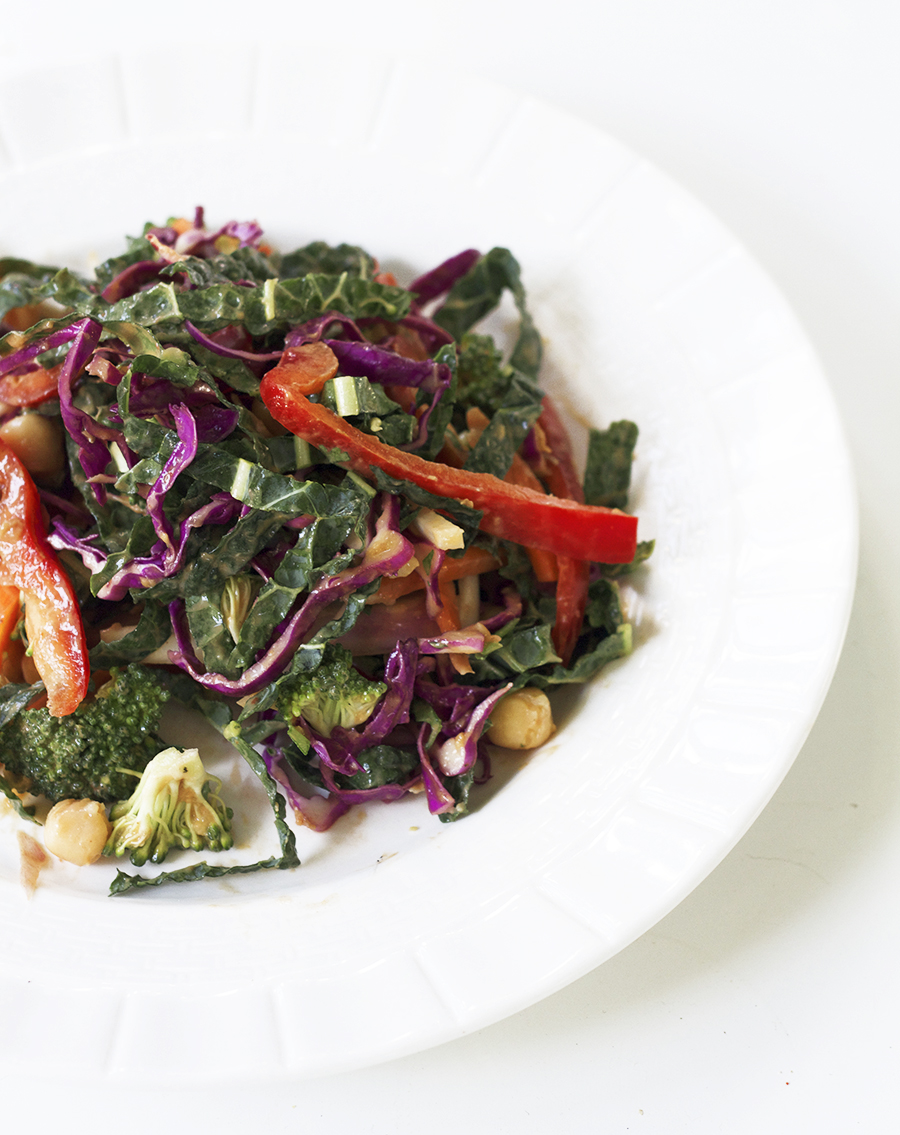 Recipe : Veggie Thai Salad with Kale and Cabbage