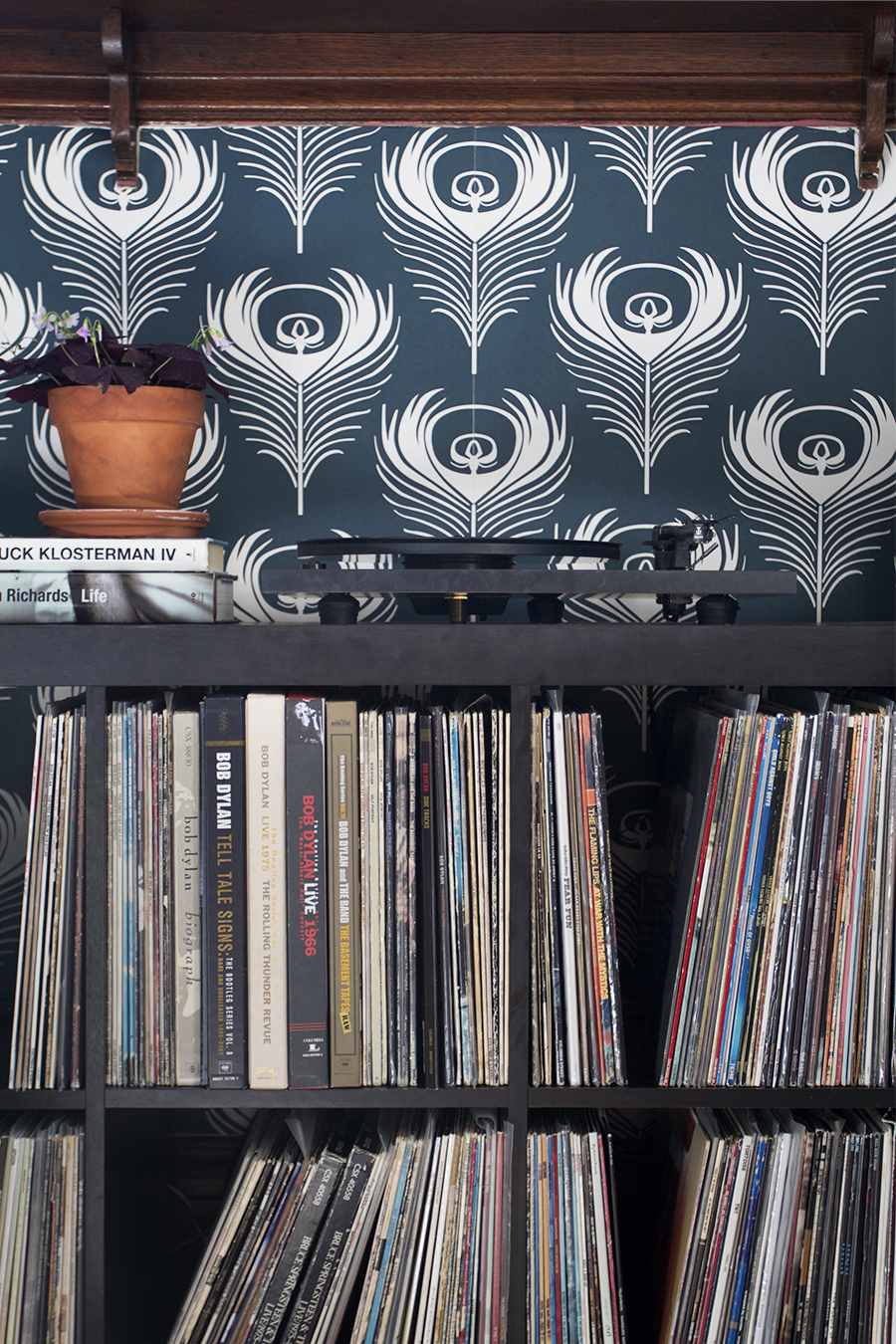 Adding a Record Stop to Basic Expedit Ikea Shelves