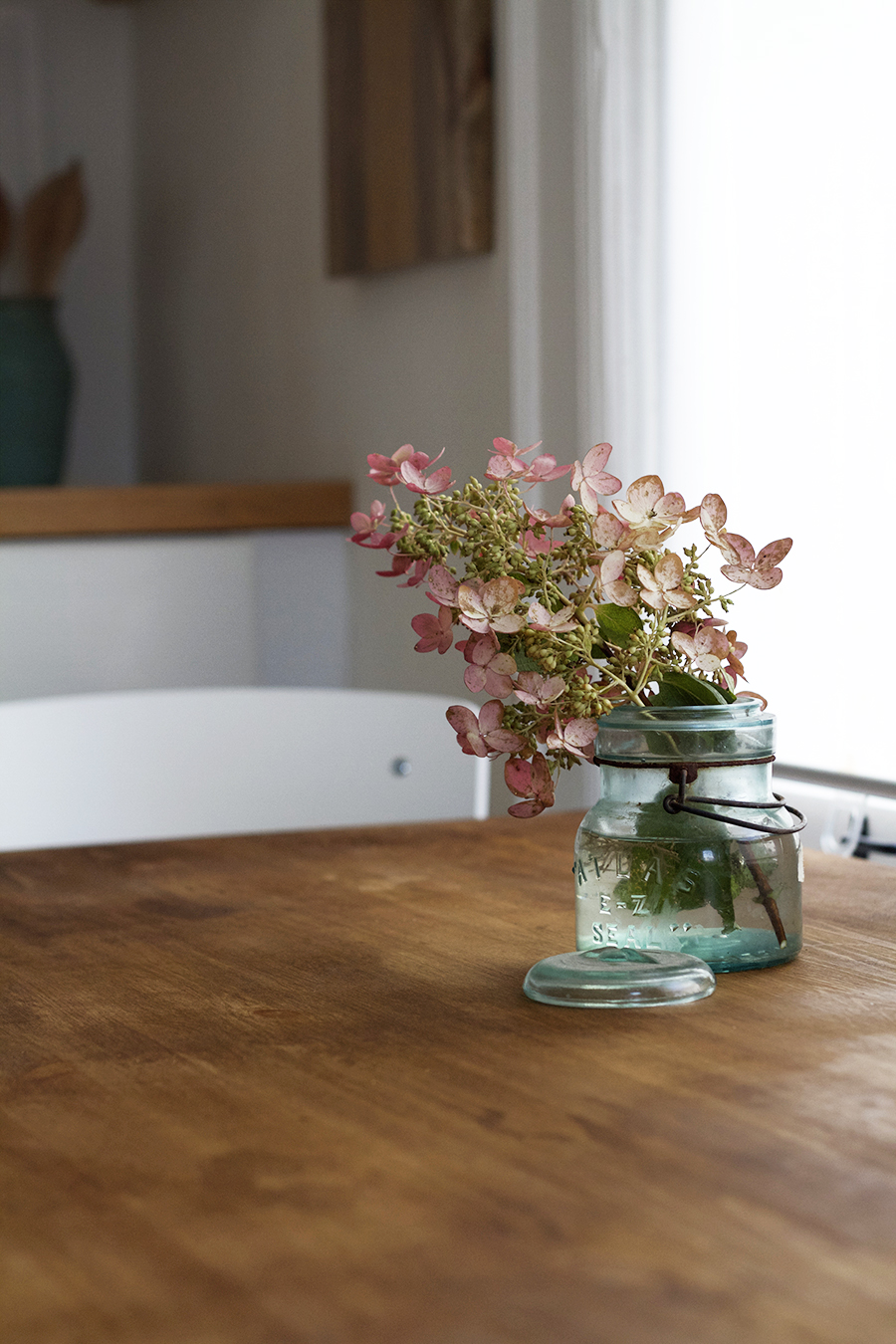 Table and Bench Reveal using Amy Howard at Home paints and waxes