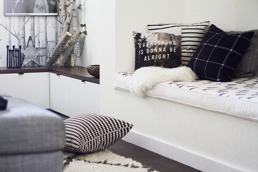 Inexpensive bench 2025 cushions