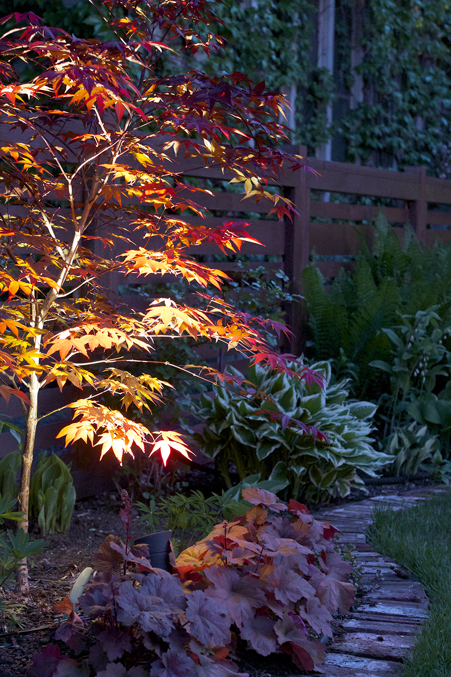 Simple DIY Landscape Lighting How to | Deuce Cities Henhouse