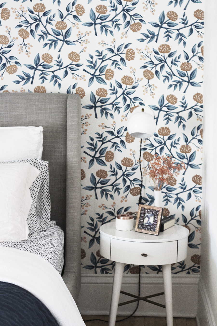 Still Love it! My Scandinavian(ish) bedroom || Deuce Cities Henhouse