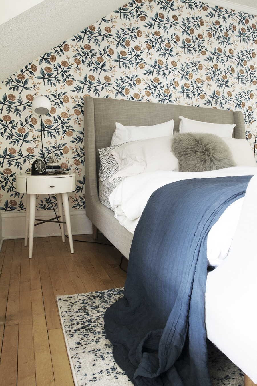 Still Love it! My Scandinavian(ish) bedroom || Deuce Cities Henhouse