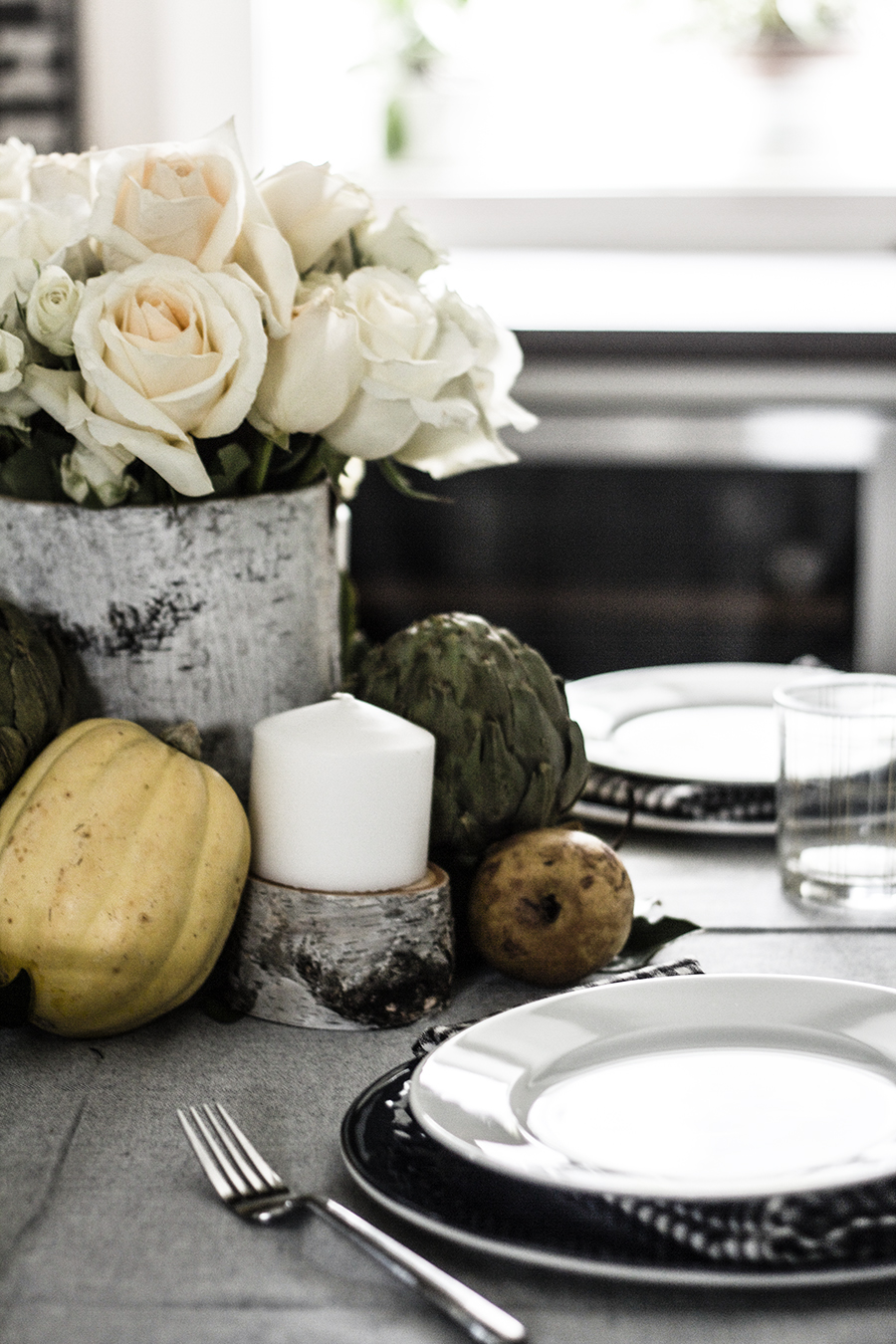 A Simple & Inexpensive Thanksgiving Table