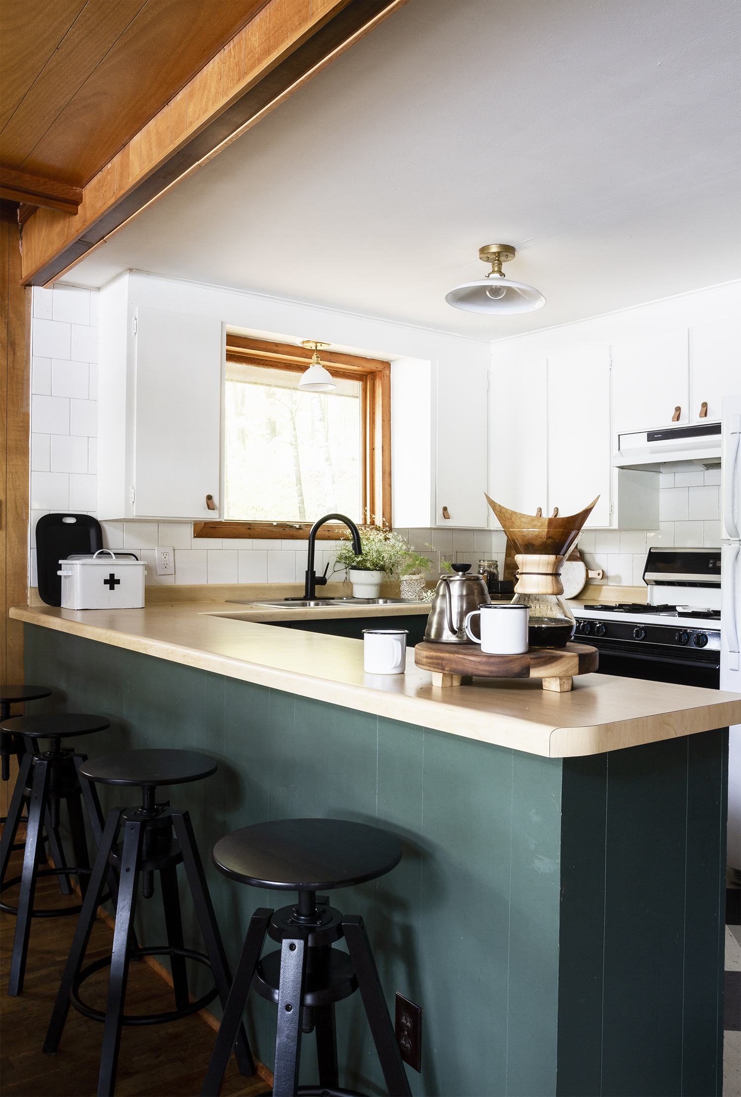 Cabin Kitchen Reveal | Deuce Cities Henhouse