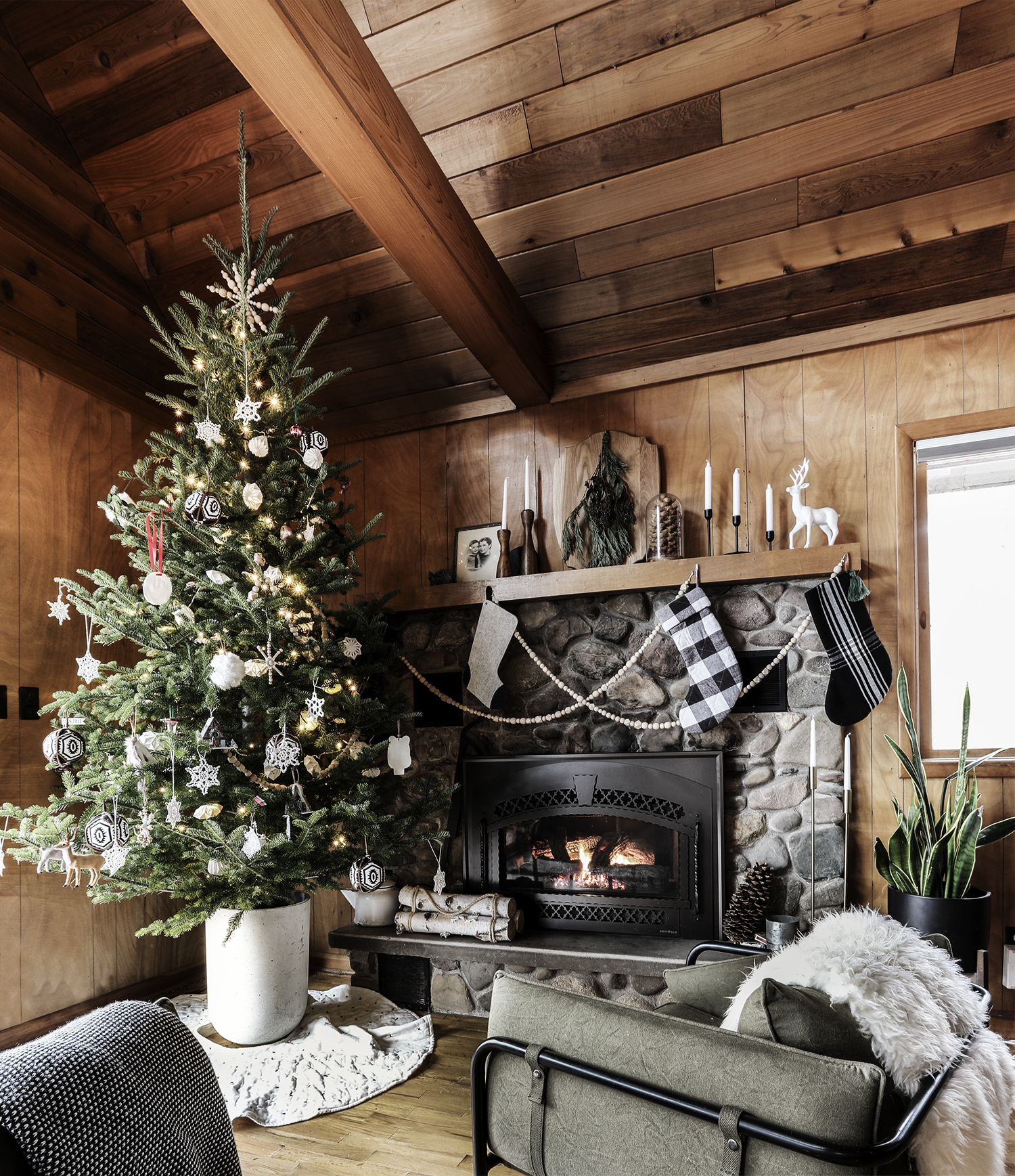 Ski Lodge Inspired Christmas Tree and Living Room