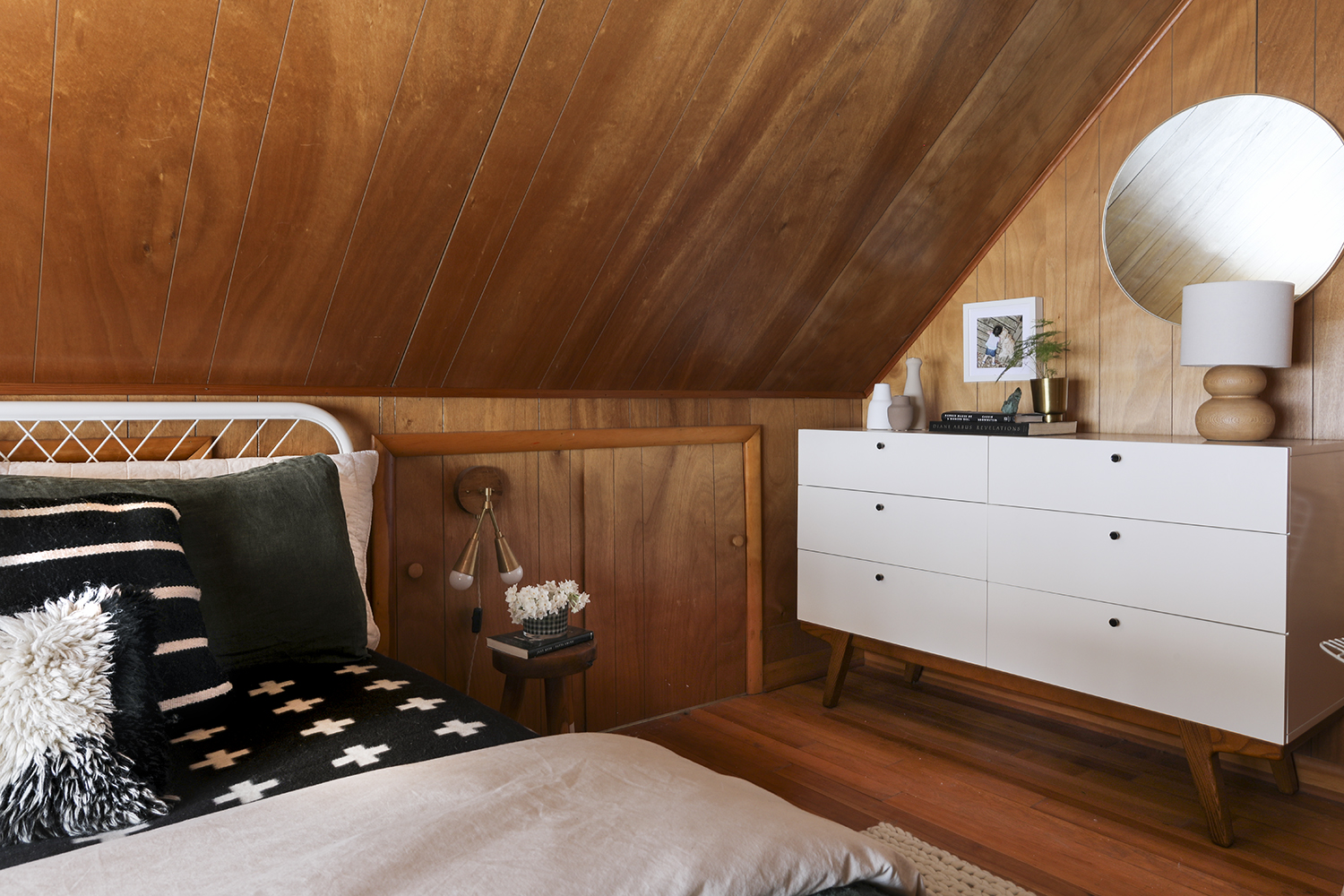 Cabin Master Bedroom Reveal | Deuce Cities Henhouse