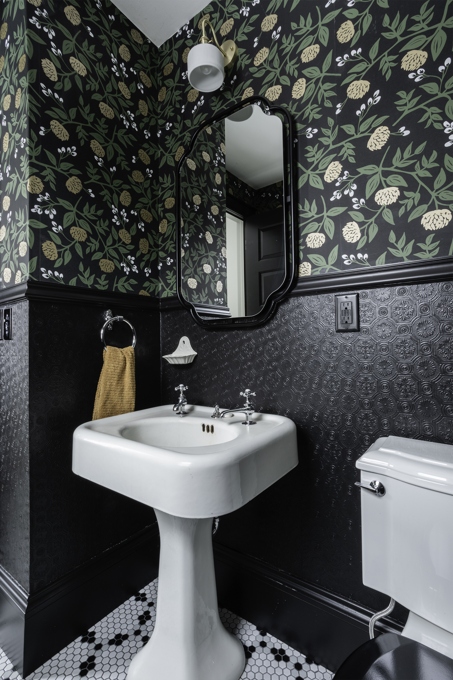 Minneapolis Half Bath with Wallpaper and anaglypta