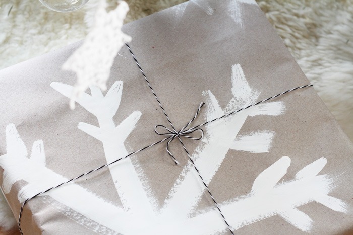 Easy DIY Holiday Wrapping paper