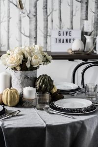 A Simple Thanksgiving Table