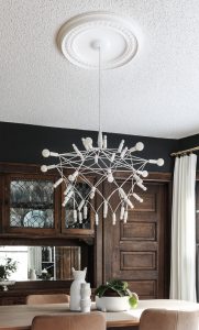 Instructions for Choosing and Installing the Perfect Ceiling Medallion